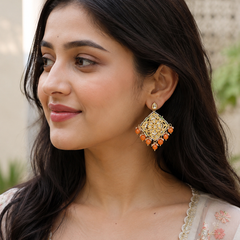 Gold Finish Dangler Earring In Mixed Metal