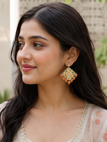 Gold Finish Dangler Earring In Mixed Metal