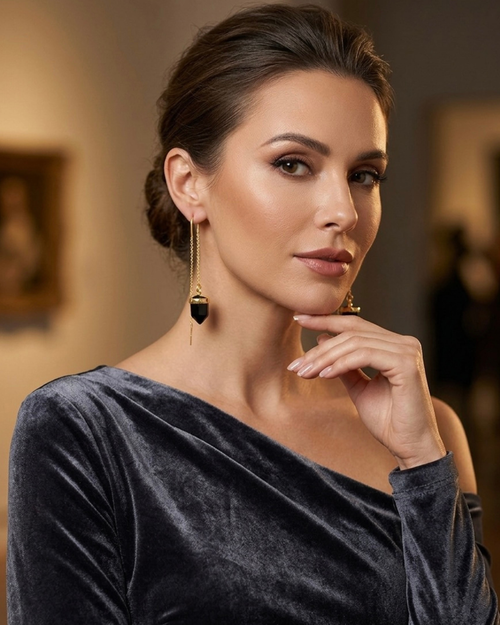 Gold Minimal Chain Earrings With Black Onyx Stone Drop