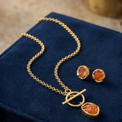 Gold Carnelian Necklace Set With Raw Stone Pendant