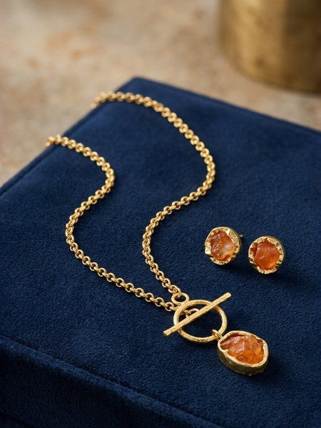 Gold Carnelian Necklace Set With Raw Stone Pendant