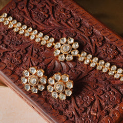 ROSHNI KUNDAN CHOKAR SET WITH EARRINGS