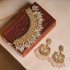 JASHAN-E-KUNDAN CHOKAR SET WITH EARRINGS