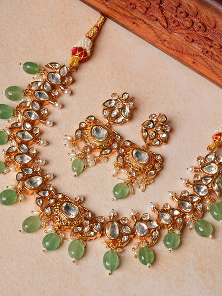 ADVIKA GREEN NECKLACE SET WITH EARRINGS