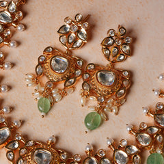 ADVIKA GREEN NECKLACE SET WITH EARRINGS