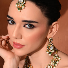 Green Necklace Set with Mangtika