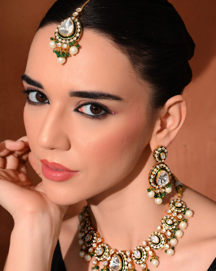 Green Necklace Set with Mangtika